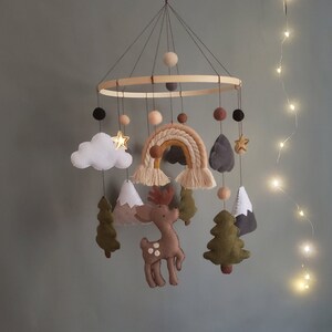 Móvil de cuna con diseño de bosque, móvil de bosque, móvil de ciervo, móvil para niñas, móvil de naturaleza, móvil bohemio, móvil de macramé, decoración de guardería con diseño de bosque