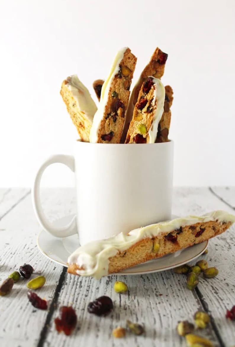 Biscotti des fêtes bio Keto Biscotti au chocolat et aux amandes à faible teneur en glucides Biscotti aux canneberges et aux pistaches sans sucre Diabétique Sans gluten image 5