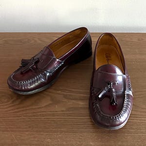 Mocassini vintage Cole Haan in pelle verniciata bordeaux e rossa • Nappe • Punta tonda • Anni &#39;80 e &#39;90 • Da sera • Prodotto in Italia • Taglia da uomo 8 D