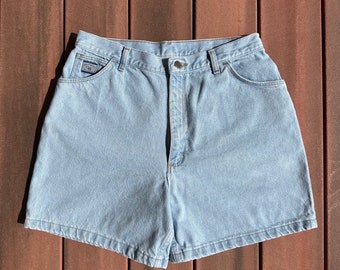 Vintage 1990’s ‘Wrangler for Women’ Denim Blue Jean Shorts • High Rise • Mom Jeans • Mid Thigh Length • Light Blue Wash • Size Large