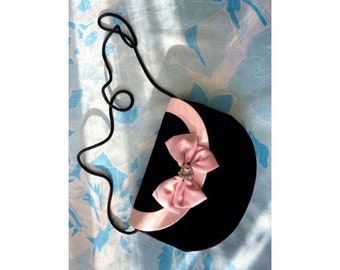 Pochette da sera vintage in velluto nero e nastro rosa con cuore di cristallo - Forma a mezzaluna - Tracolla in corda - Micro Mini Bag - Stile 1980