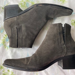 Vintage Suede Ankle Chelsea Boots in Charcoal Grey - Pointed Toe - Black Stacked Heel - Leather Interior and Sole - Size 36