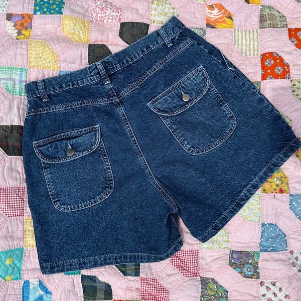 Vintage 1990’s ‘Wrangler for Women’ Denim Blue Cargo Jean Shorts • High Rise • Mom Jeans • Mid Thigh Length • Medium Dark Wash • Size Large