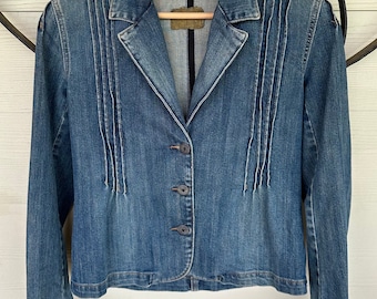 Vintage Levi’s 3 Button Denim Blazer in Medium Blue Wash • Pleated Front and Back • Y2K Country Western • Size XS/ Small • Made in Brazil
