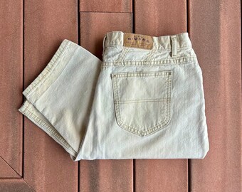 Vintage Lee Riders Boyfriend Jeans in Butter Yellow Wash • High Rise • Straight - Wide Leg • Boot Cut • Off White Denim • Size Large/XL