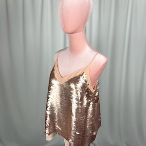 Moulinette Soeurs Paljettopp Guld Champagne Anthropologie Festlinne Storlek 6 Disco Glam Layered Paljettopp Kvällshelg bild 4