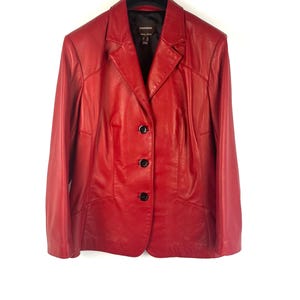 Veste blazer Danier vintage en cuir souple d'agneau italien en rouge à lèvres rouge • Classique 3 boutons sur le devant • Col • Grande taille • Fabriqué au Canada
