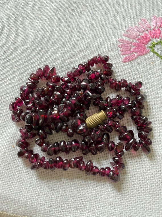 Vintage Natural Garnet Small Nugget Beaded Collar 