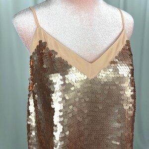 Moulinette Soeurs Paljettopp Guld Champagne Anthropologie Festlinne Storlek 6 Disco Glam Layered Paljettopp Kvällshelg bild 12