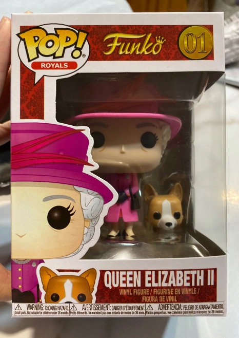 Figurine Funko Pop Royal Family Queen Elizabeth II Tenue verte