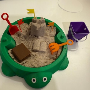 Mini Turtle Sandbox Playset – Portable Kinetic Sand Kit for Kids or Desk Fun