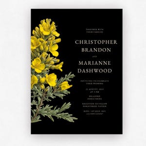 Könnte beinhalten: Schwarze Hochzeitseinladung mit gelber Blumenillustration. Die Einladung enthält die Namen Christopher Brandon und Marianne Dashwood, das Hochzeitsdatum, die Uhrzeit und den Ort. RSVP bis zum 1. Juli 2025.