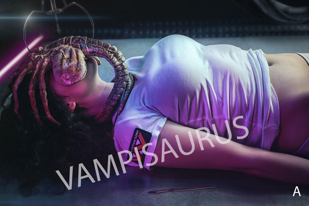 Alien Facehugger Cosplay Print Etsy