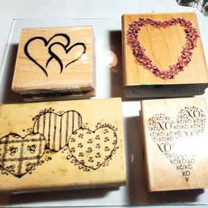 Liebe / Herz Themen Stempel, Doppelherzen 5,5 x 5 cm, geblümtes Herz 2 1/4 x 2 3 cm, 3 Herzen 2 x 3 cm, XOXO Herz 1 1/2 x 2, alle einmal verwendet