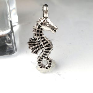 Seahorse Charm, Seahorse Jewelry, Seahorse Necklace, Beach Charm, Ocean Charm-Hippocamp mythology. Pendant/Charm-23x11mm 1, 5, 10,20pc lots