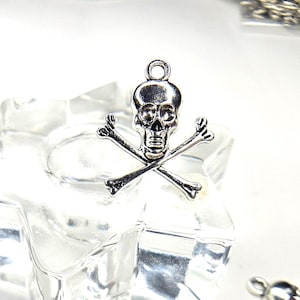 Skull and Cross bones Charm, Skull Charm - Pirate Symbol - Bones Charm- Pirate Charm, Silver Tone-  24x19mm  2, 5, 10, 20 pc lots