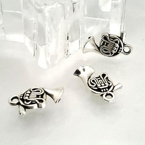 French Horn Charm, Band Instrument Charm, Band Member Charm, Band Charm, Music Charm Charms/Pendants Zinc Alloy-17x 10mm 1, 5, 10,20pc lots