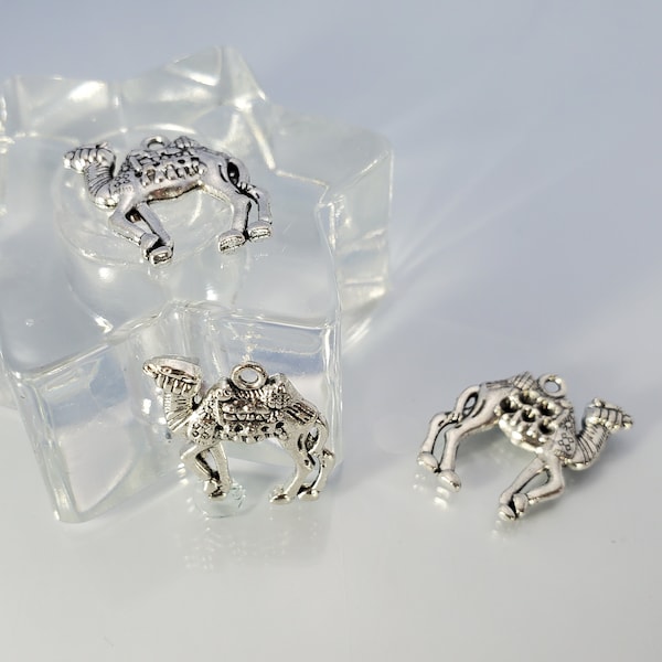 Two Hump Camel Charm, Camel Charm, Charms/Pendants Zinc Alloy-  21x22mm  1, 5, 10, 20 pc lots