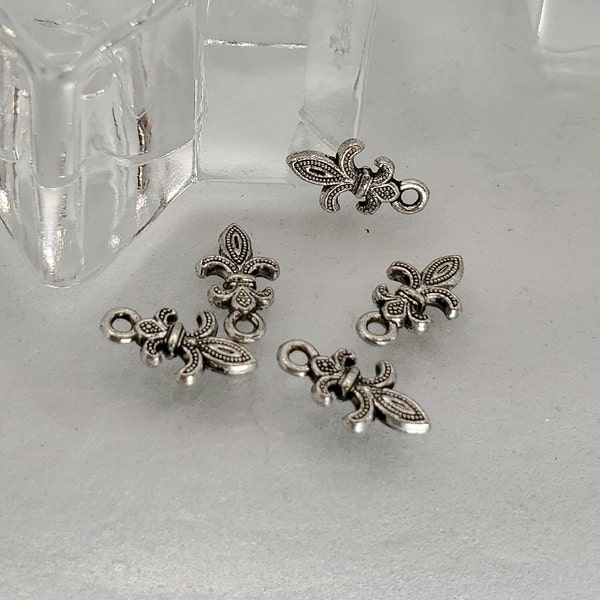 5 Pc Lot Petite Fleur-De-Lis Charm / Flower-De-Luce Dangle Spacer Design on Silver Tone  Charms / Pendants  Charm  -  14x8mm