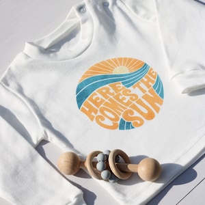 Retro Here Comes The Sun Baby Top With Long Sleeves in White