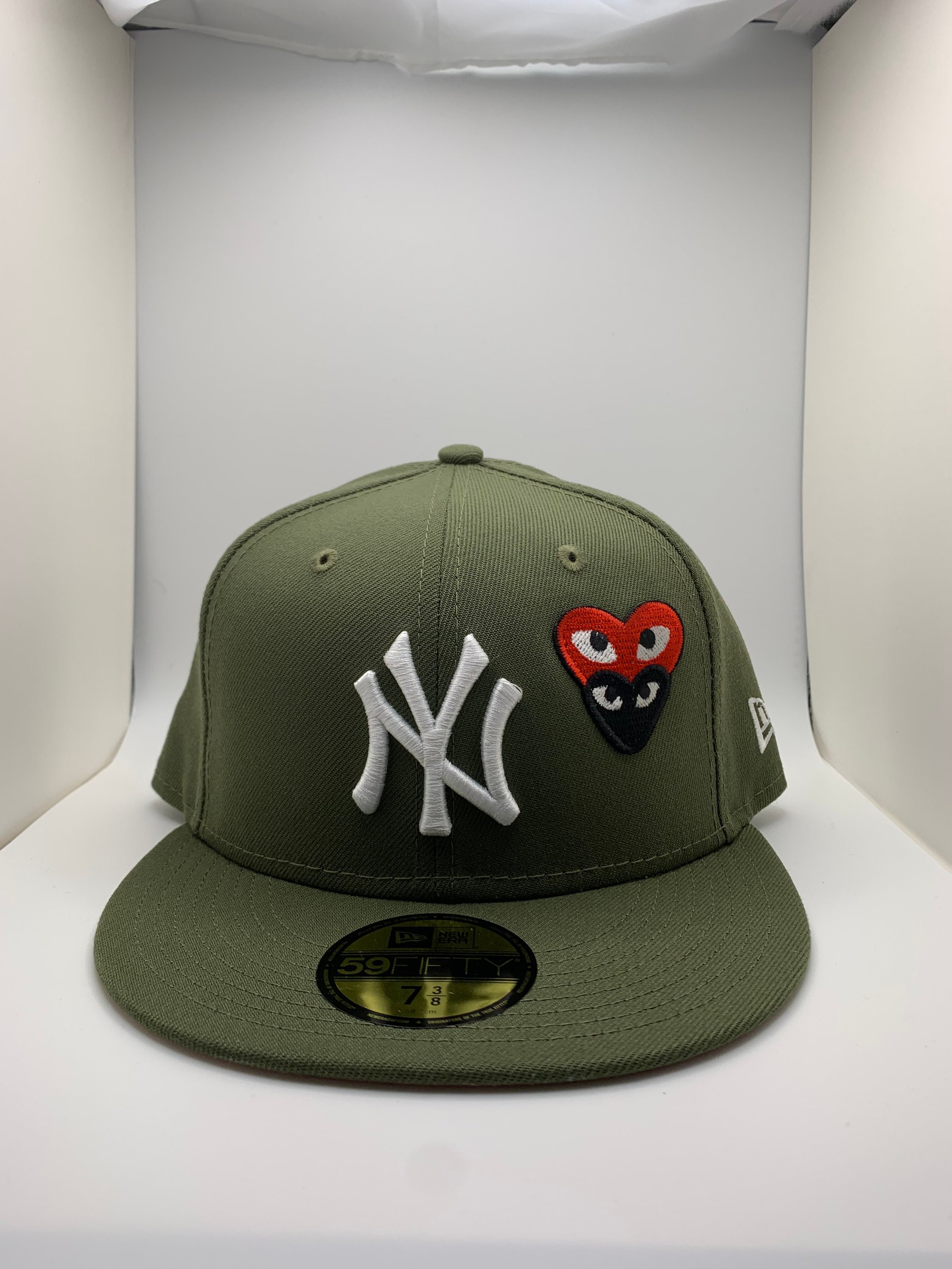 Yankee Custom Fitted Pink Brim 