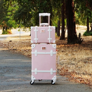 Vintage Style Suitcase For Women, Luggage Set With Wheels and Combo or TSA Locks,  Bag With Spinner Wheels, World Traveler Gift