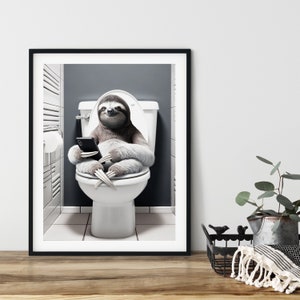 Faultier, sitzt auf der Toilette und schaut auf das Handy, lustiges Badezimmer Wand Kunst Poster, bedruckbar, Sofort Download, digitale Kunst
