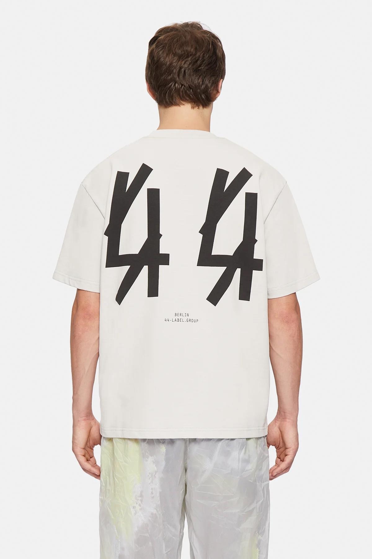 【R+】BERLIN = NR. 1 - T-SHIRT【RAVEMORE BERLIN】 BERLIN = NR. 1 - T-SHIRT | UNISEX