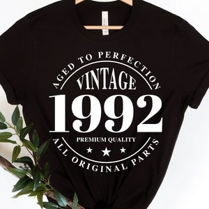 1992 Vintage Birthday Svg, 1992 Shirt, 1992 Birthday Shirt, Born in 1992, Aged to Perfection Svg, Tazas, Digital Cut File, Instant Download