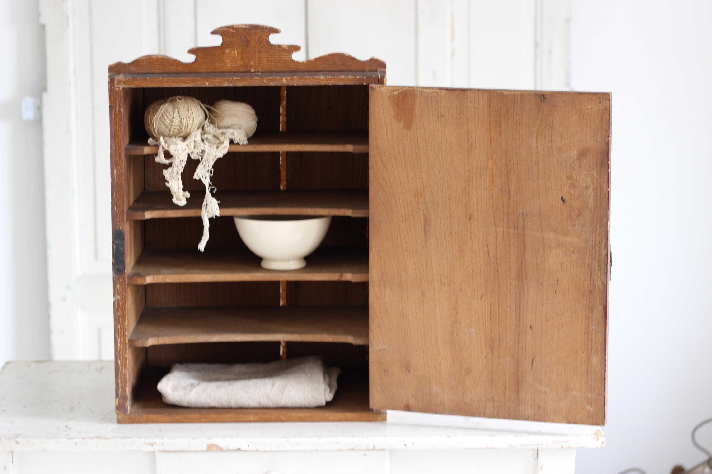 Antique medicine cabinet - Etsy 日本