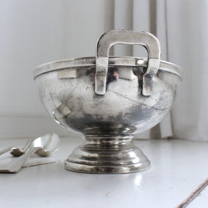 Antique Hotel Silver Footed Serving Bowl, Vegetable Bowl, American Hotel Amsterdam 1881, Collector's Item, Farmhouse Kitchen Decor. image 4