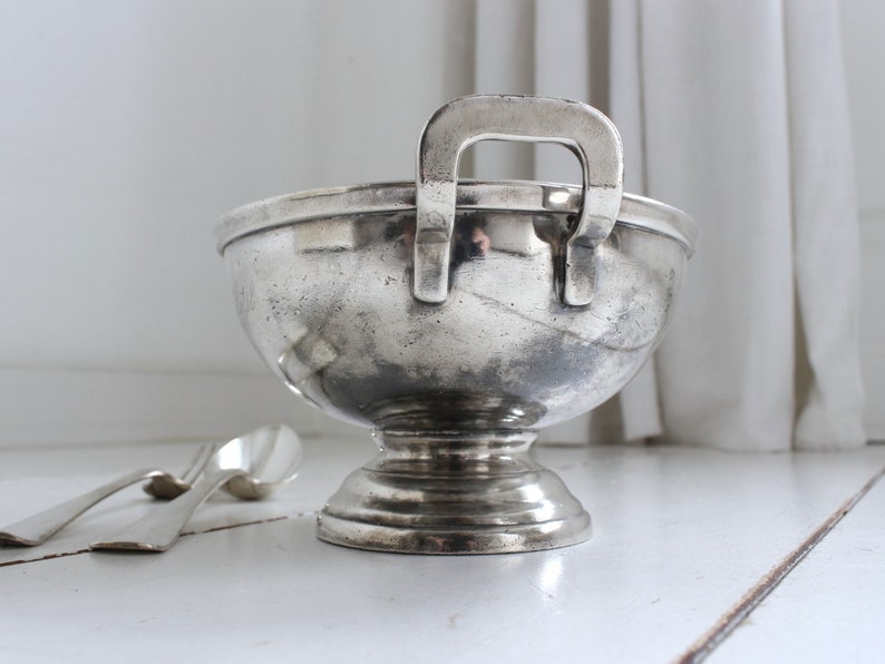 Antique Hotel Silver Footed Serving Bowl, Vegetable Bowl, American Hotel Amsterdam 1881, Collector's Item, Farmhouse Kitchen Decor. image 4