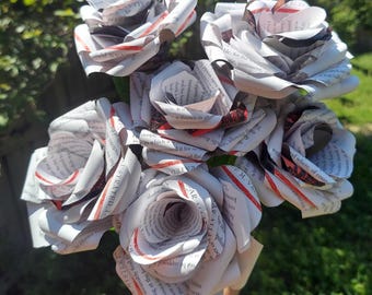 Página del libro de Edgar Allan Poe: ramo de rosas