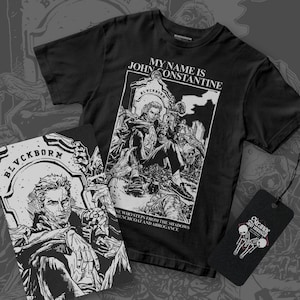 Op de afbeelding: Zwart-witte illustratie van een man in een trenchcoat die op een grafsteen zit. De grafsteen heeft de tekst "BLVCKBORN". De tekst "MY NAME IS JOHN CONSTANTINE" staat boven de illustratie.