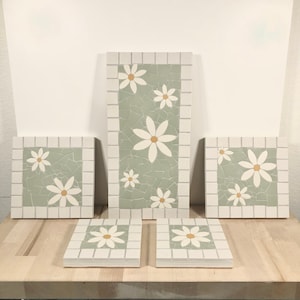 Daisy Floral Trivet Set - Hot Pad/Pot Holder - Protects Tabletops from Hot Dishes - Handcut/Handcrafted Tile Mosaic