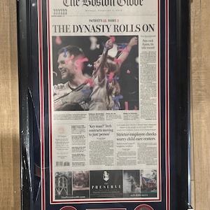 &quot;New England Patriots Newspaper mit Rahmen &quot;&quot;The Dynasty Rolls On&quot;&quot;
