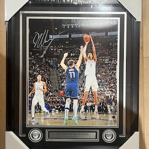 Victor Wembanyama Signed Spurs 16x20 Photo Framed Fanatics COA