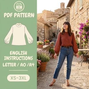 Puede incluir: Un patrón de costura en PDF para una blusa de manga larga con cuello alto y puños fruncidos. El archivo digital incluye instrucciones en inglés en formatos Letter, A0 y A4, para tallas de la XS a la 3XL, sobre un fondo de color verde salvia.