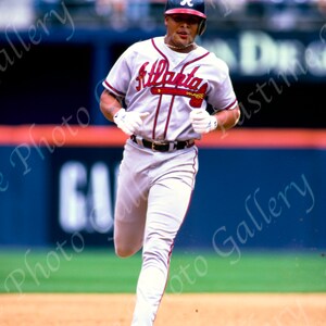 Oryginalny wydruk negatywowy Andrew Jones Atlanta Braves z 1999 r.