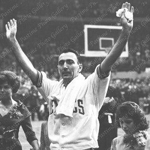 Print of Bob Cousy during last regular season game at Boston Garden as a Celtic.