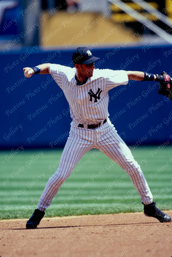 thumbnail image 2 of New York Yankees Derek Jeter Clock With 12 Photos – Sports Memorabilia 2 of 3