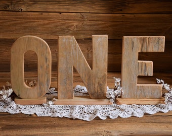 Ein Zeichen aus Holz: Erster Geburtstag Fotografie Requisite