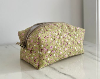 Quilted Makeup Bag, Floral Makeup Bag, Toiletry Bag Women, Quilted Cosmetic Bag, Small Makeup Bag, Makeup Pouch, Makeup Organizer