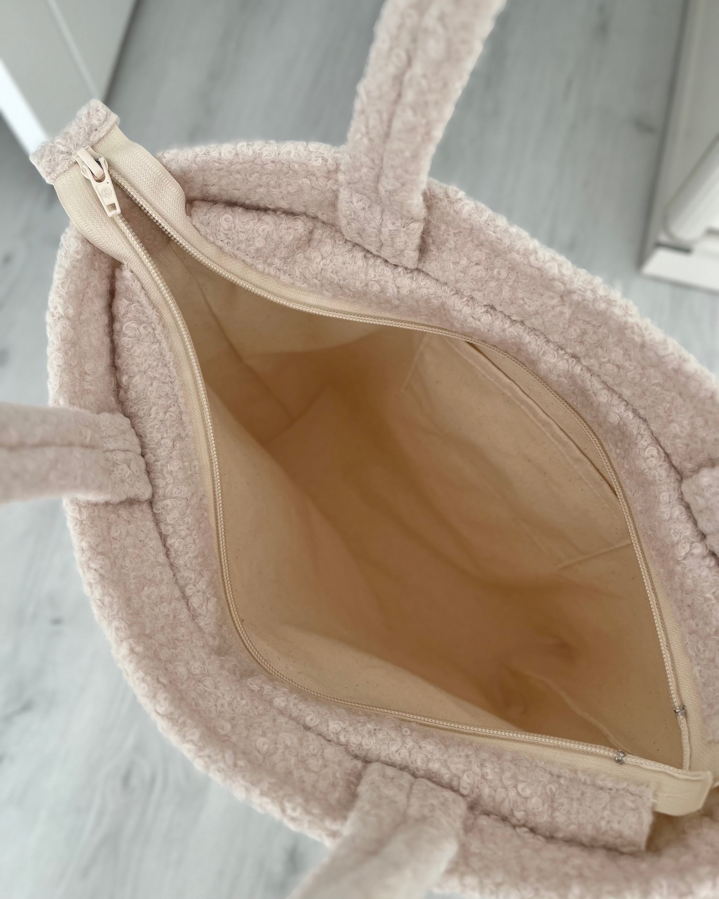 ★送料・関税込★Ossl★Handmade Dan.z fleece fluffy tote bag il_340x270.4418909943_qr2t.jpg