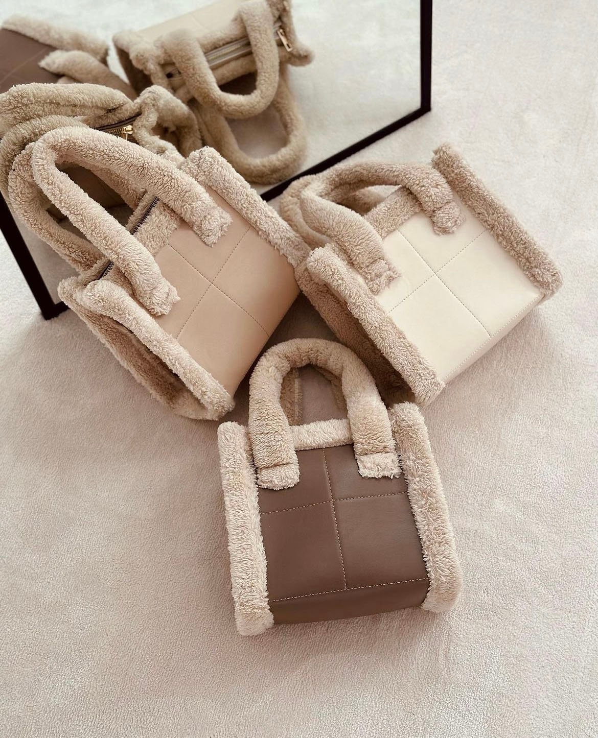 XPONNI Fuzzy Dumpling Bag, Cute Fluffy Bags Y2k, Cute Mini Handbags, Faux  Fur Bag Crossbody, Soft Shoulder Bag (beige): Handbags