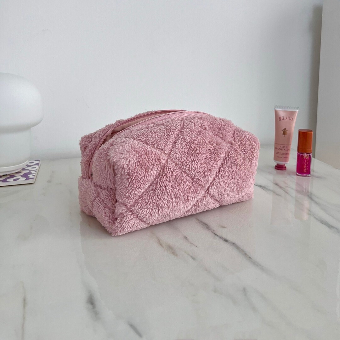 Pink Sherpa Cosmetic Bag Single Zipper main image 1