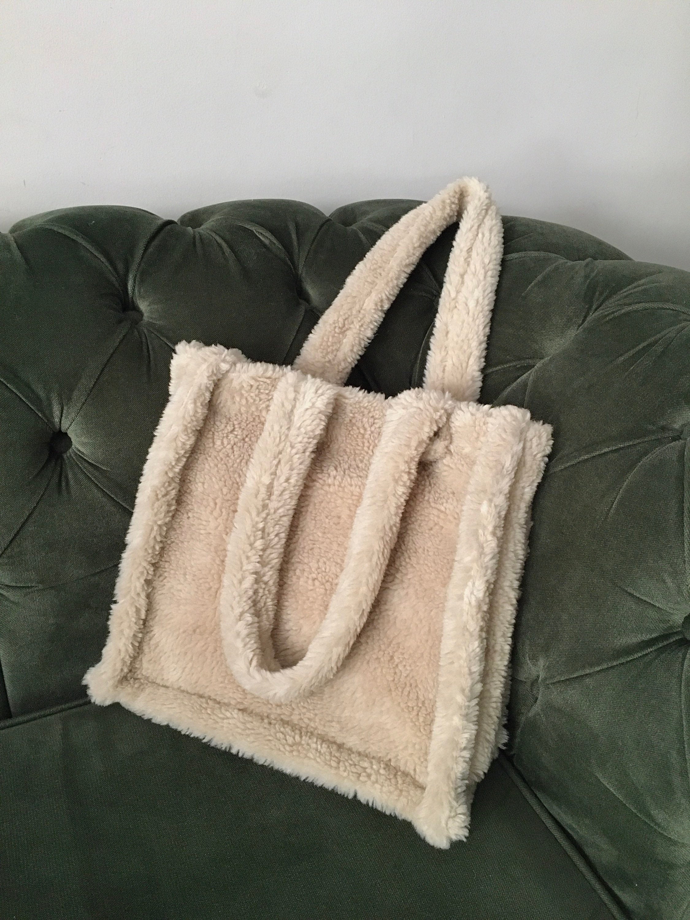 Fur Baguette Handbag, Fluffy Handbag, Soft Handbag, Y2K Bag, Shoulder Bag, Faux Fur Bag, Fluffy Purse