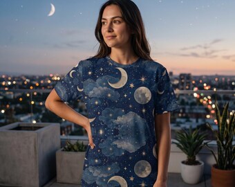 Echi Celesti: una sinfonia notturna in stampa - Una stampa di alta qualità, dettagliata e con texture di una luna celeste malinconica e stelle sparse.