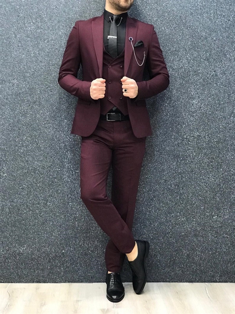 Mens Burgundy Tuxedos | Burgundy Tuxedo | MensTuxedoUsa