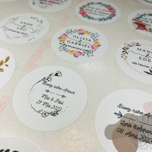 Customizable round self-adhesive labels/stickers